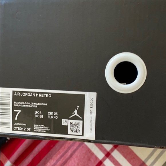 Air Jordan 11 Retro black and white